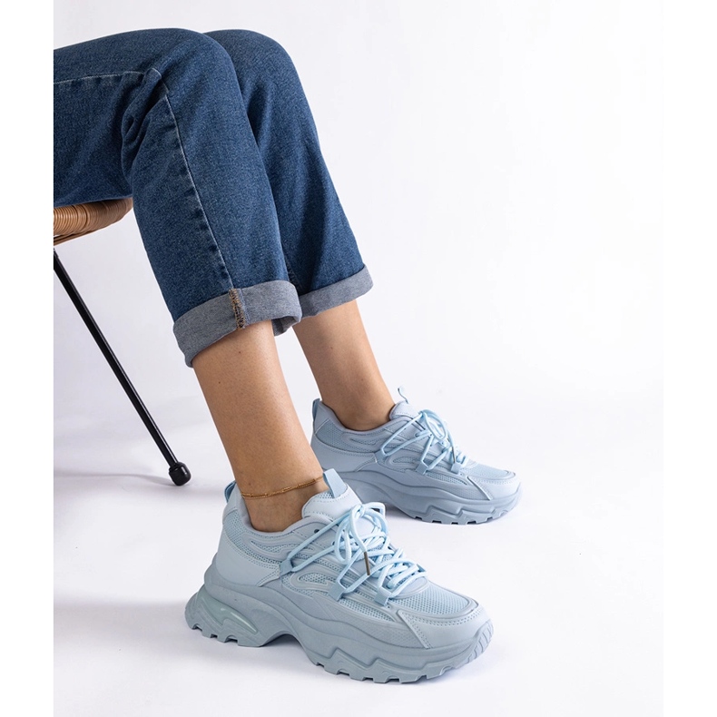 Blå sportsneakers med massiv sula 1