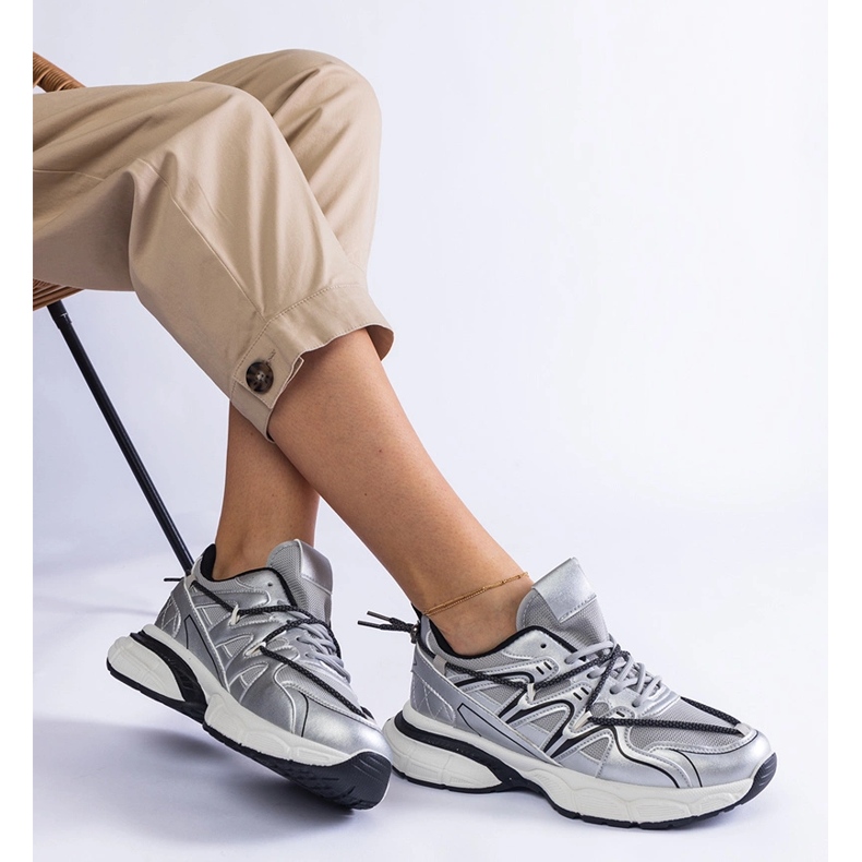Silversneakers för kvinnor med en massiv sula silver- 2