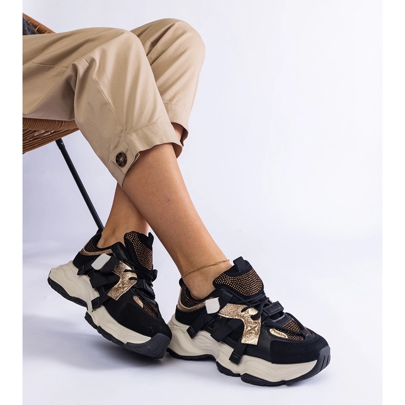 Svarta sneakers med guldinlägg 1