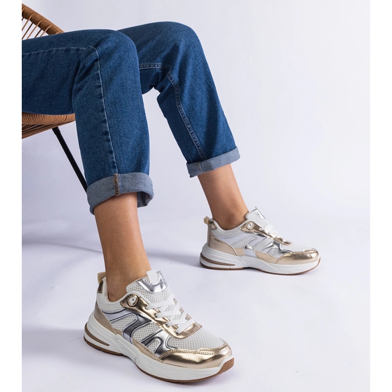 Material sportsneakers med gyllene skär 1