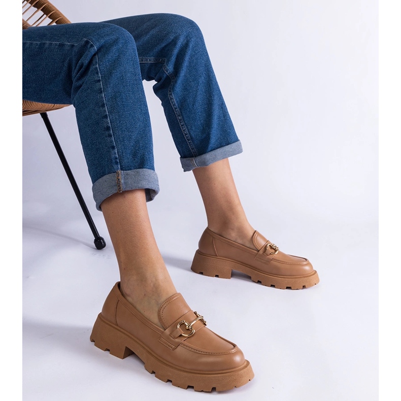 Bruna loafers med ekoläder med gyllene dekoration beige 1