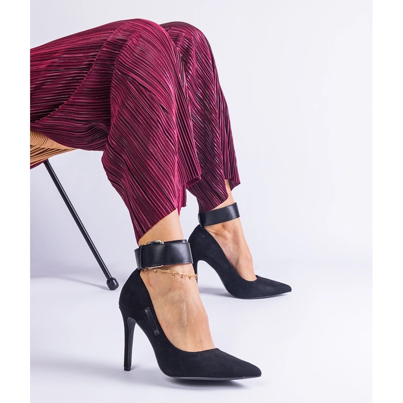 Svarta pumps med hög klack gjorda av mocka eko-läder 1