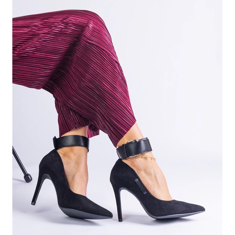 Svarta pumps med hög klack gjorda av mocka eko-läder 2