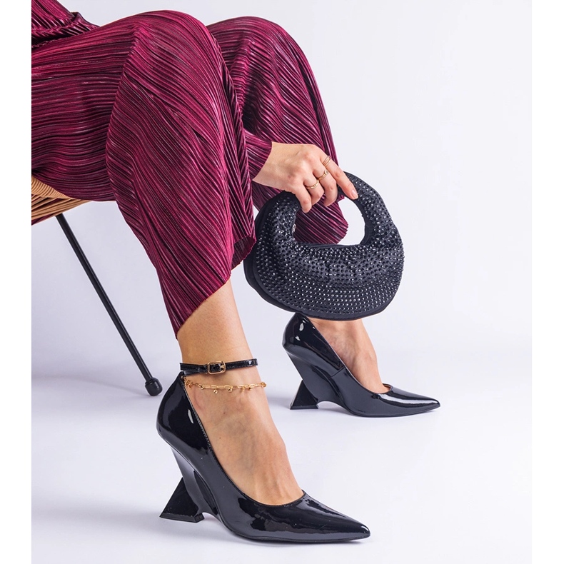 Kilpumpar i svart lack 2