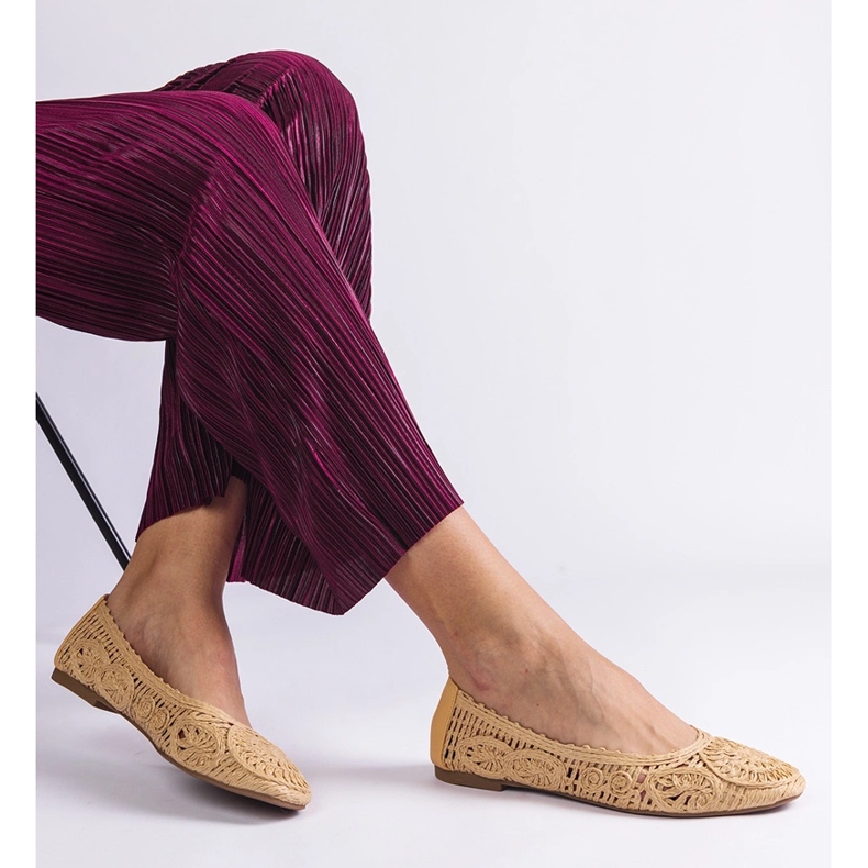 Beige flätade balettlägenheter 2