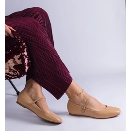 Beige balettlägenheter med eko-läderspännen 2