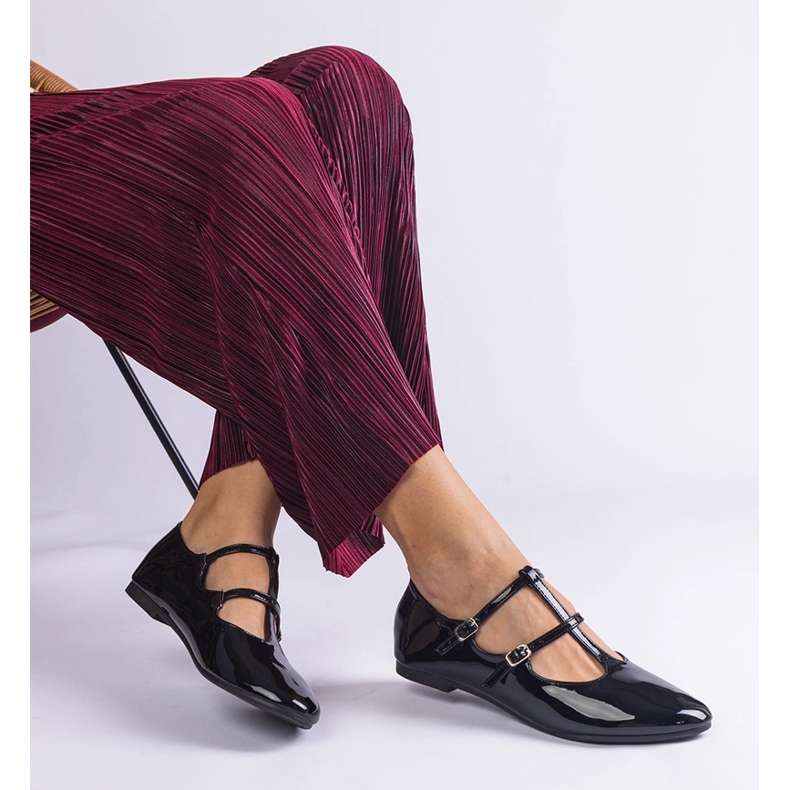 Svarta ballerinor lackerade med ett spänne 1