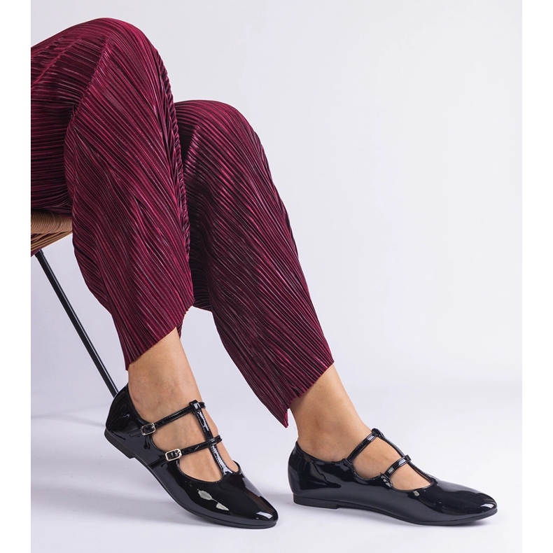 Svarta ballerinor lackerade med ett spänne 2