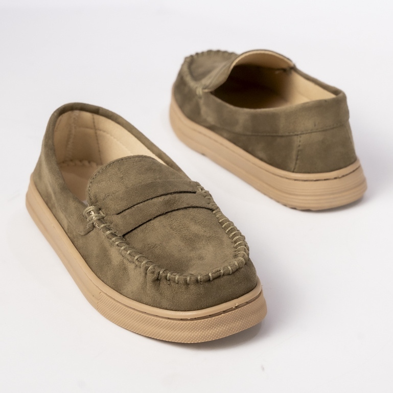 Kvinnors gröna mocka loafers 2