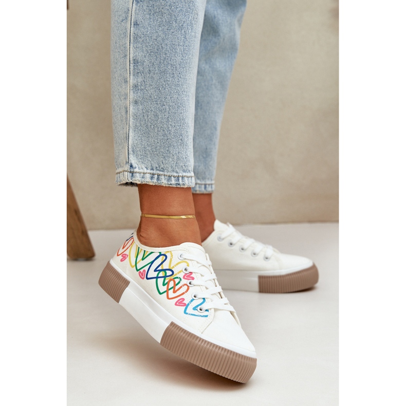 Kvinnors sneakers i vita hjärtan 2