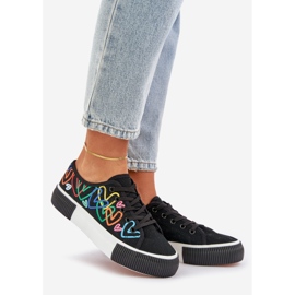 Kvinnors sneakers i svarta hjärtan 1