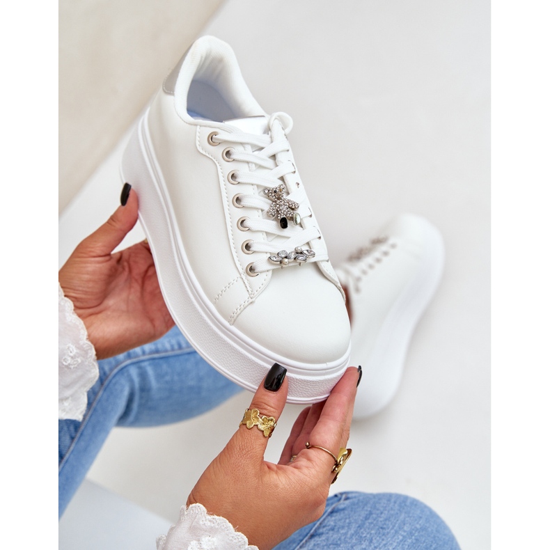 Eco Leather Sneakers med vita och silverstift 2