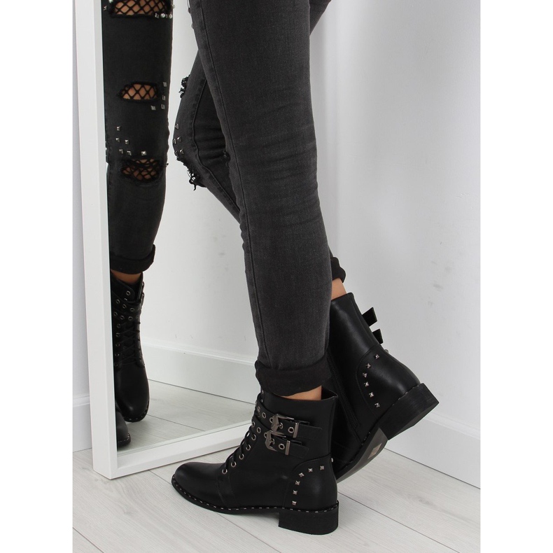 Svarta snörstövlar PE155P svarta 2