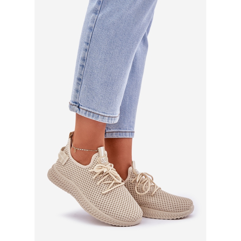 Kvinnors slip -up i beige sportskor 1