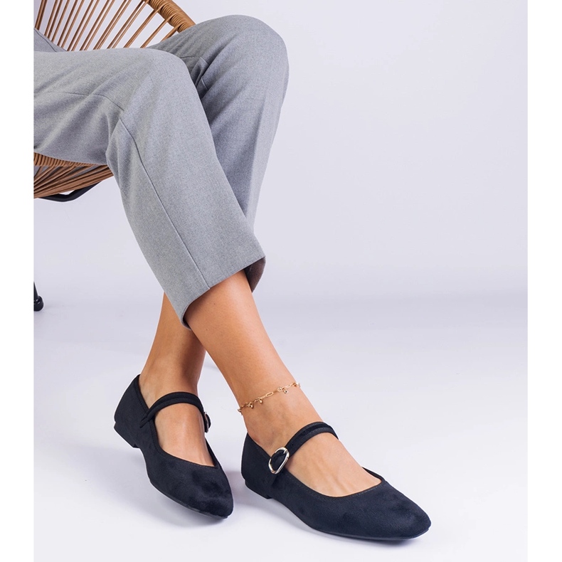 Svarta ballerinor med ett bälte och en fyrkantig näsa 2