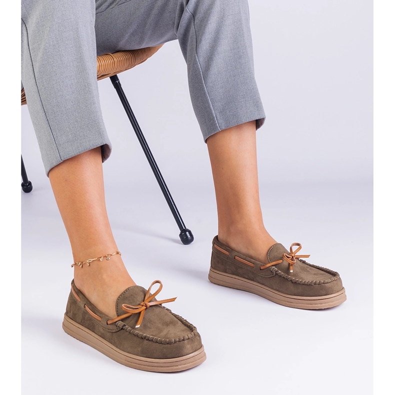 Gröna kvinnors loafers från Ekozamsz med en båge 2