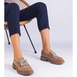 Beige kvinnors loafers från Ekozamsz med en elegant dekoration 1