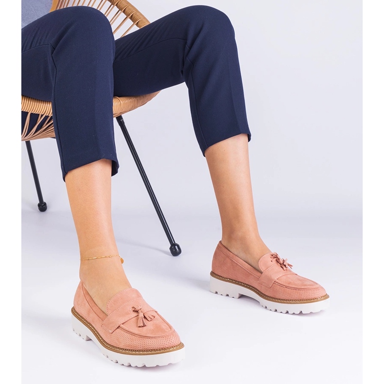 Rosa kvinnors mockasiner från Ekozamsz med fransar 1