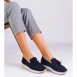 Svarta kvinnors loafers på plattformen med fransar 1