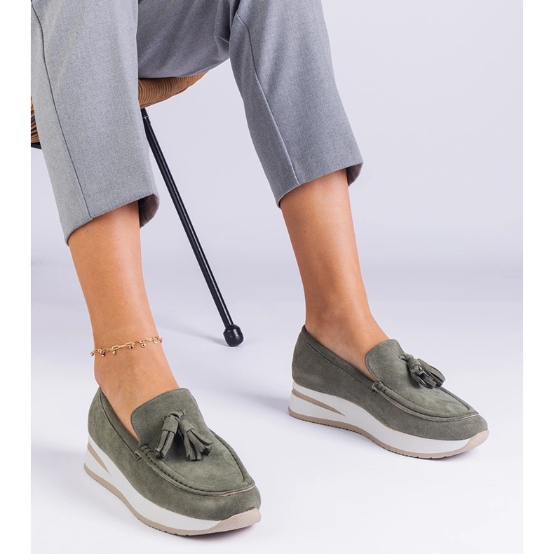 Gröna kvinnors loafers på plattformen med fransar 1