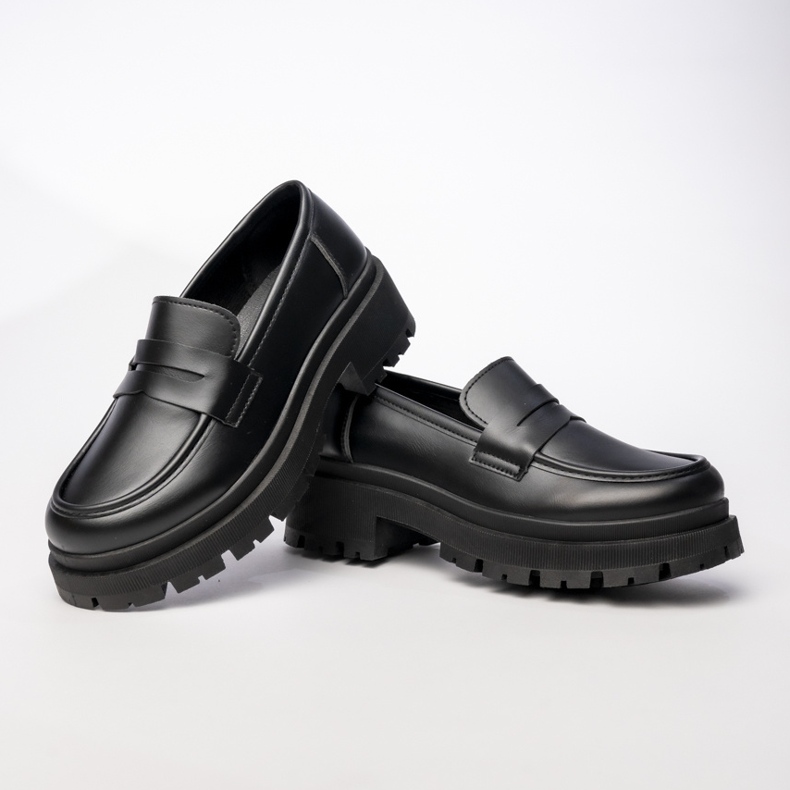 Kvinnors svarta loafers 1