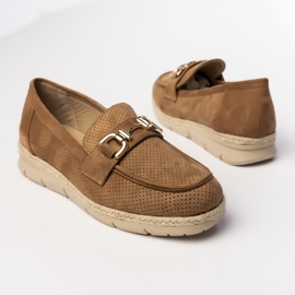 Perforerade kvinnors loafers med en gyllene dekorationskamel beige 1