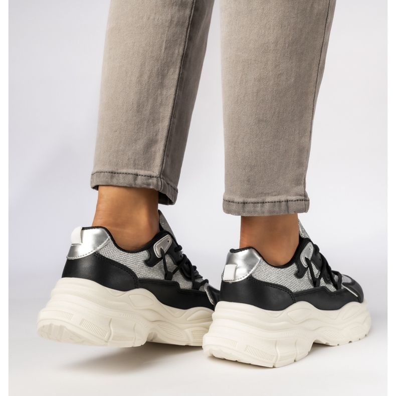 Kvinnors svarta sportsneakers 2