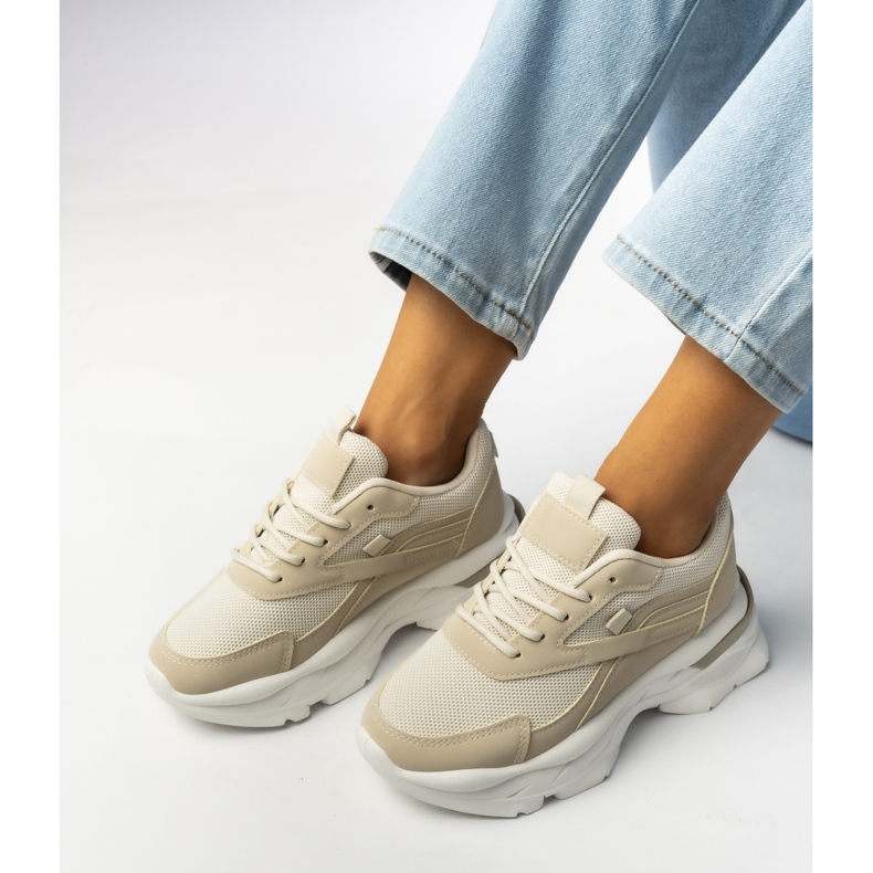 Kvinnors beige sportsneakers 2
