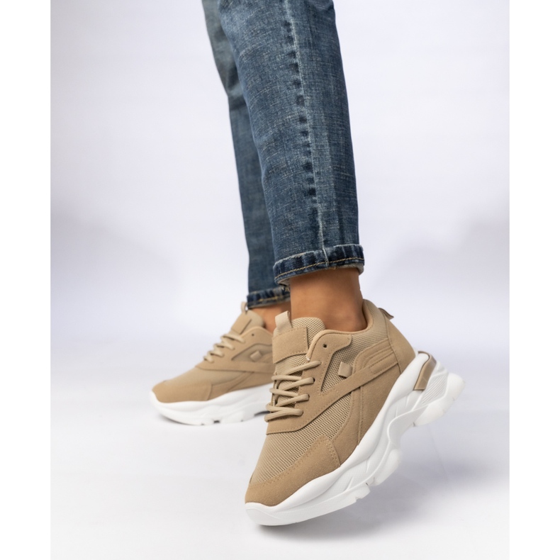 Kvinnors beige-khaki sportsneakers 1