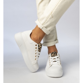 Kvinnors vita sportsneakers 1