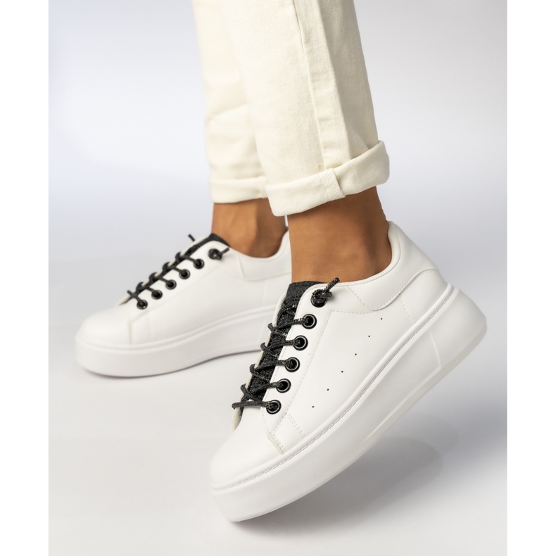 Kvinnors vita och vita sportsneakers 1