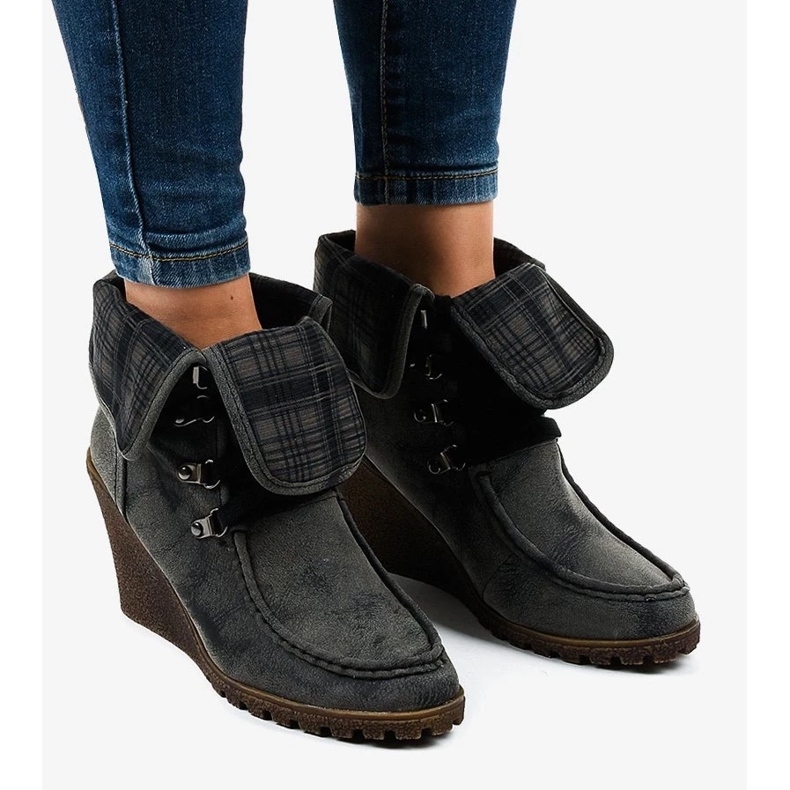 Bekväma damsandaler i läder med elegant dekoration beige 2