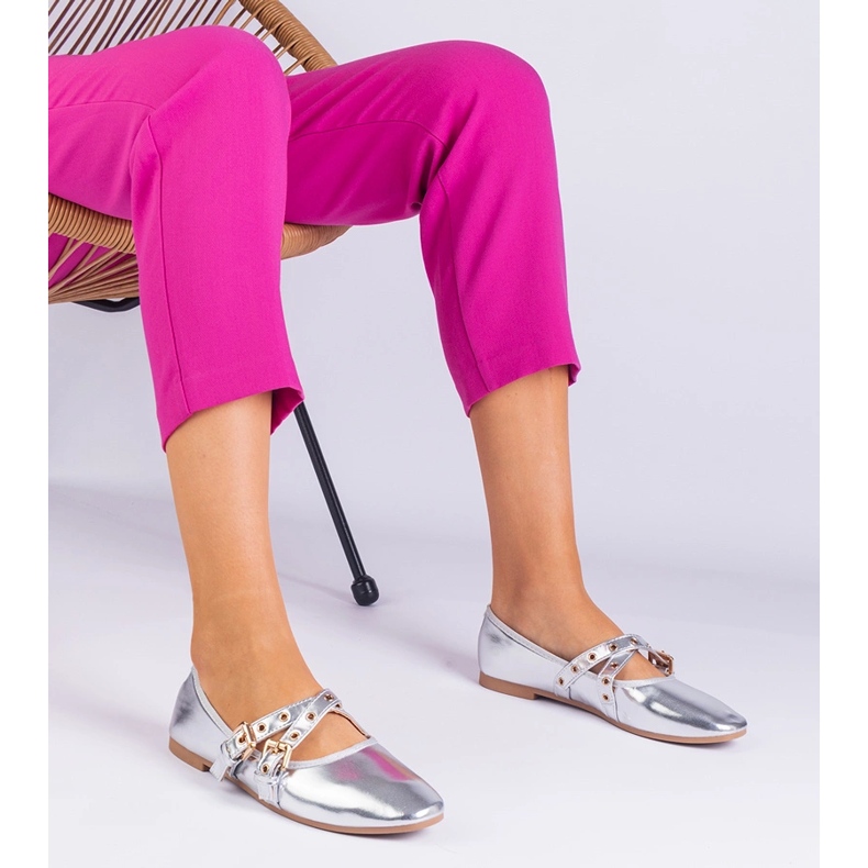 Silver Metallic Ballerinas gjorda av Eco -Leather dekorerade med spännen silver- 1