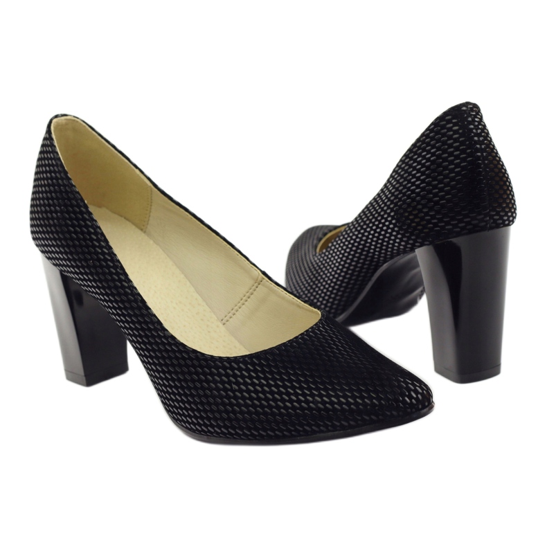 Svarta pumpar på en stång 138 3