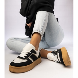 Kvinnors klassiska sneakers på Platfom Black svart 1