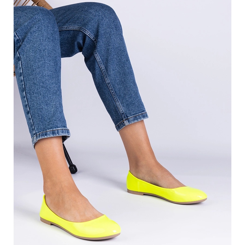 Gul neon lackerad ballerinas 1