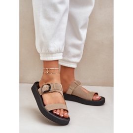 Kvinnors mocka flip flops på Zazoo 3024 Beige -plattformen 2