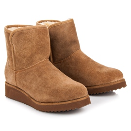 Coco Perla Muluki på perrongen brun 1