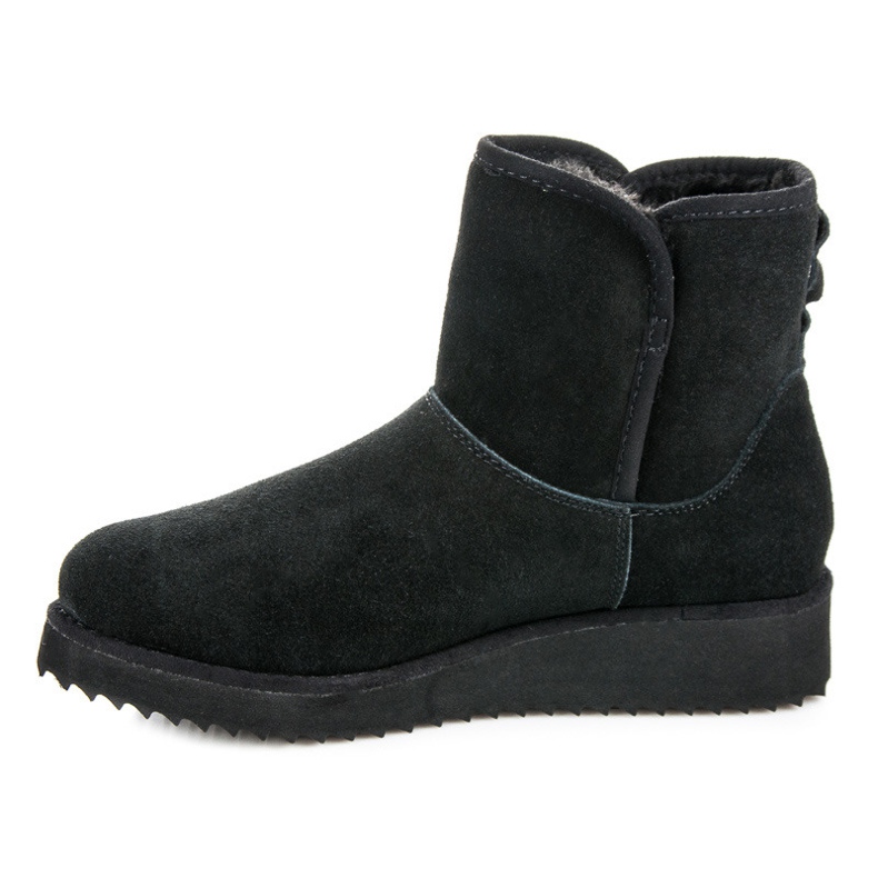 Coco Perla Muluki på perrongen svart 1