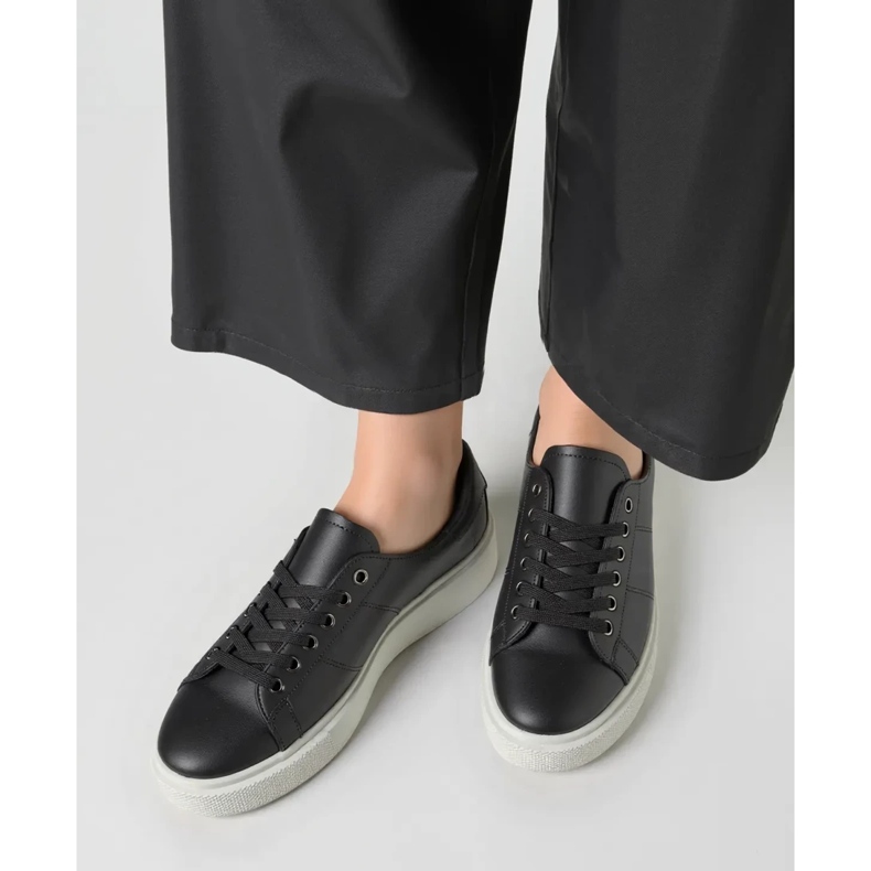 Kvinnors sneakers måndag alla svarta 1