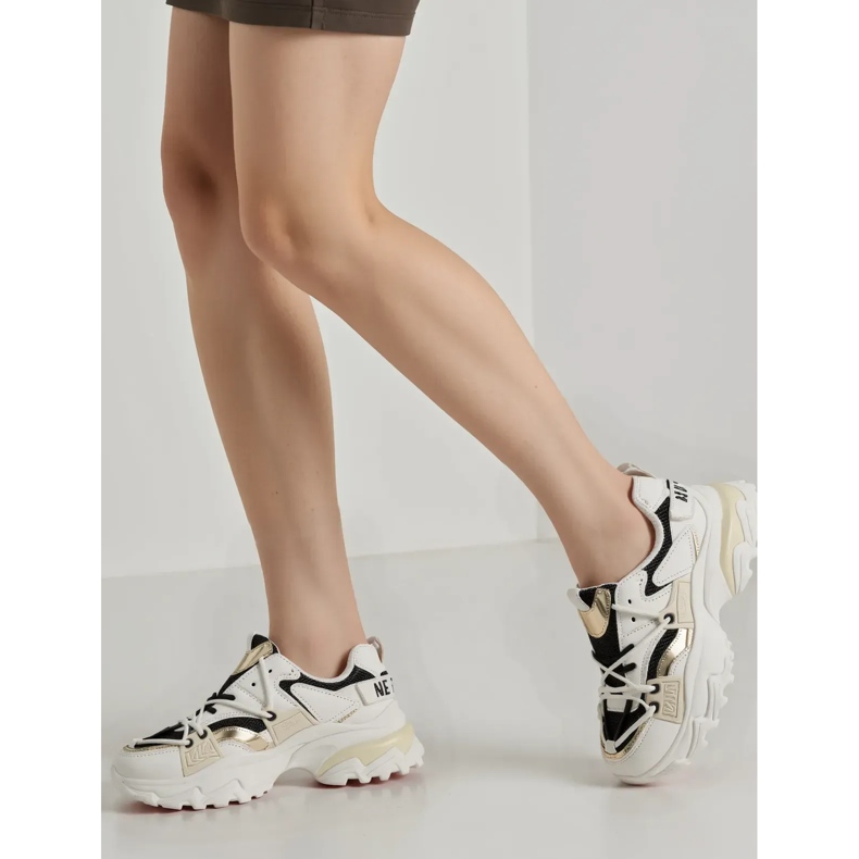 Kvinnors ventora svarta sneakers 1