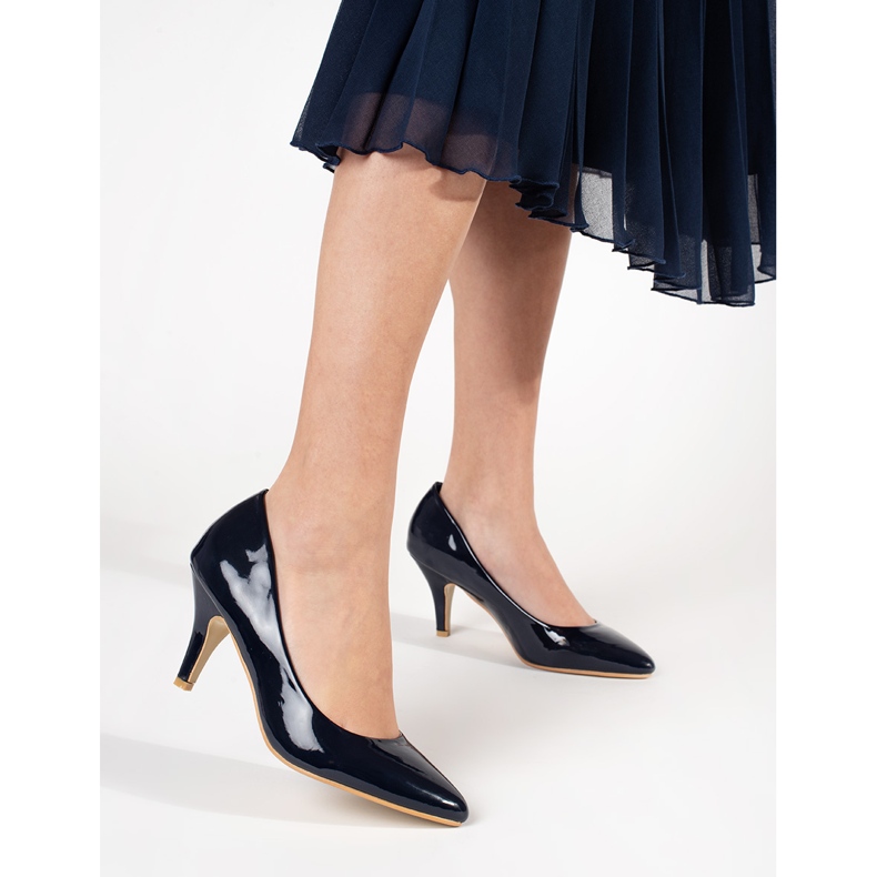 Marinblå lackade klackar 1