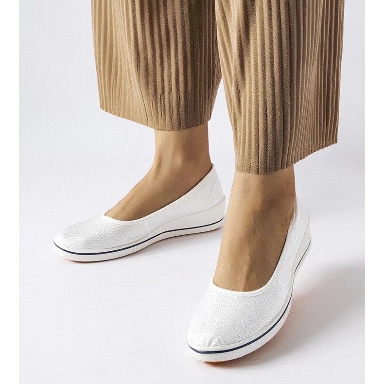 D/GMR Glänsande ecru balettlägenheter med en Morrison-kil beige 1