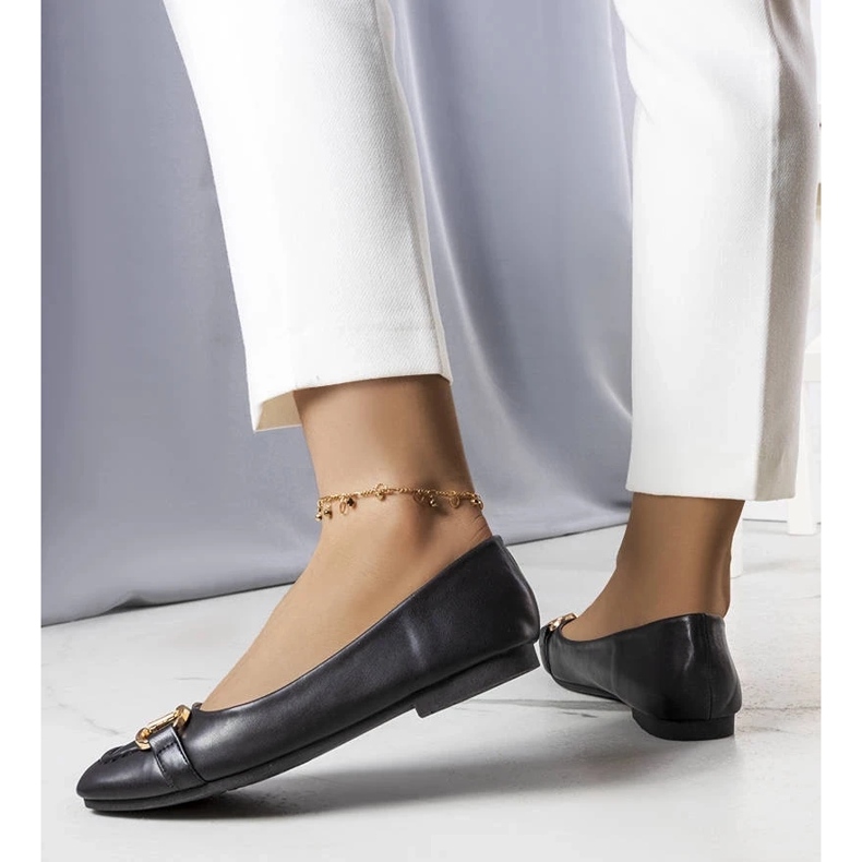 D/GMR Svarta ballerinor med gulddekor från Iris 1