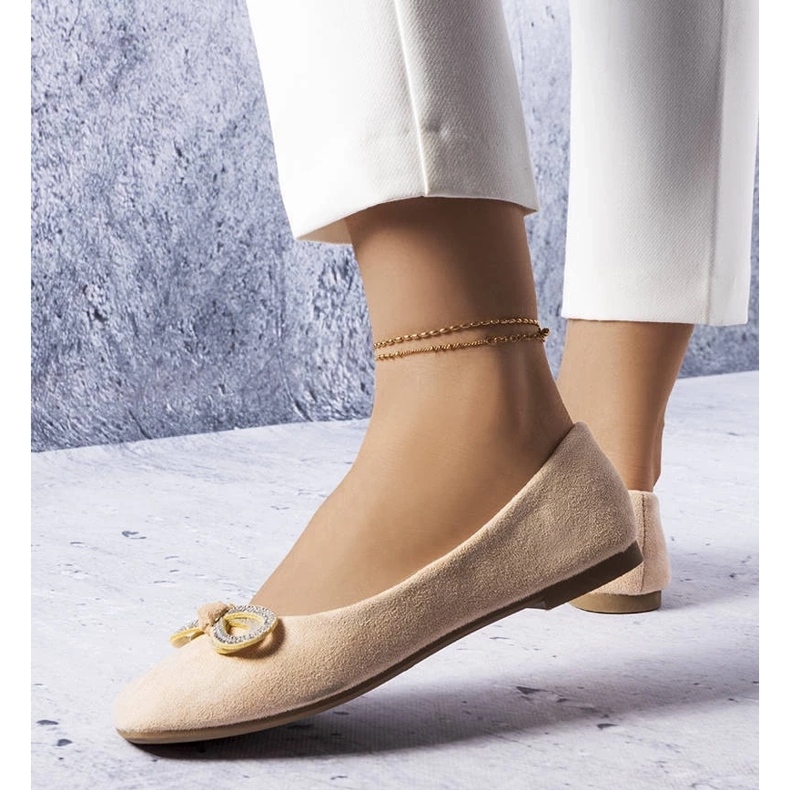 D/GMR Beige ballerinor med en Gaillou-rosett 2