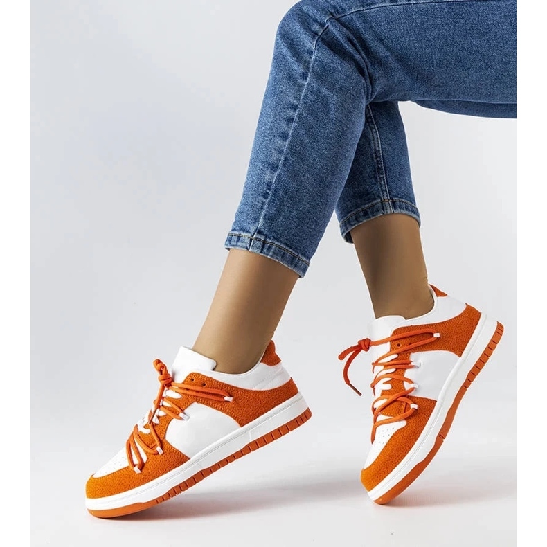 D/GMR Orange sneakers med kombinerade material från Hila 2