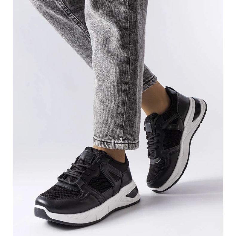 D/GMR Svarta sneakers av kombinerade material från Caya 1