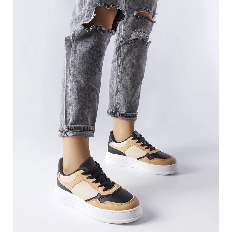 D/GMR Svarta och beiga stövlar med tjockare sula från Baron beige 2