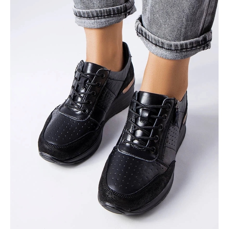 D/GMR Jazzar svarta genombrutna läderskor 2