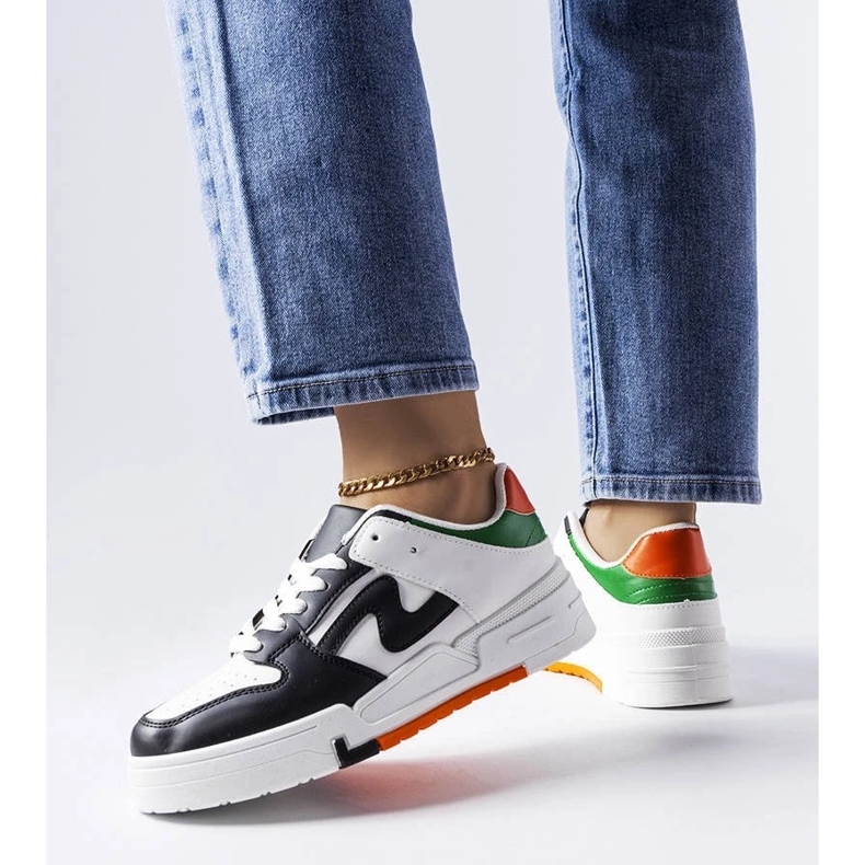 D/GMR Svarta och vita stövlar med tjockare sula från Harter 2